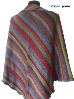 invero Dreiecktuch Tiziana - 100% Schurwolle (Merino extra fein)
