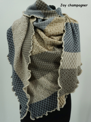 invero Dreiecktuch JOY - 100% Schurwolle (Merino extra fein)