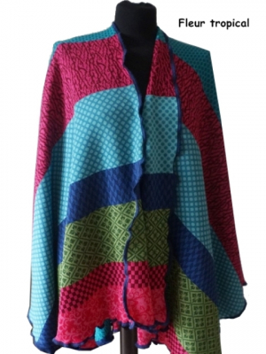 Invero Cape Fleur - 100% Schurwolle (Merino extra fein)